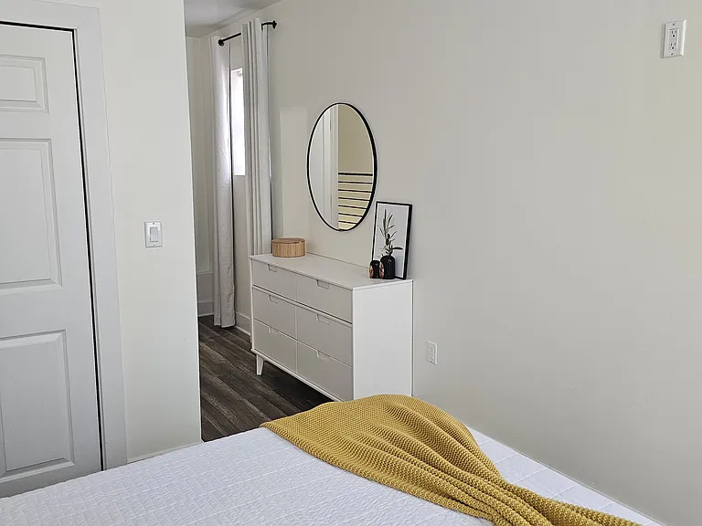 2203 Catharine St #2 — Photo 12