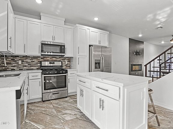 4th image of 6315 Escondido Dr #J