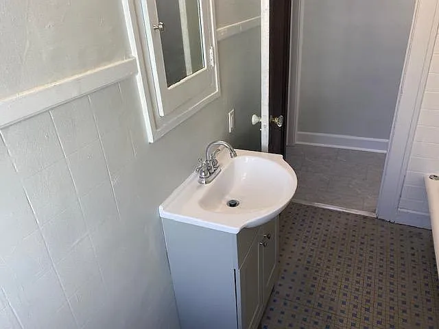 5137 N Guilford Ave — Photo 11