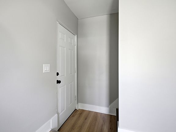 5th image of 617-619 E 4th St #617