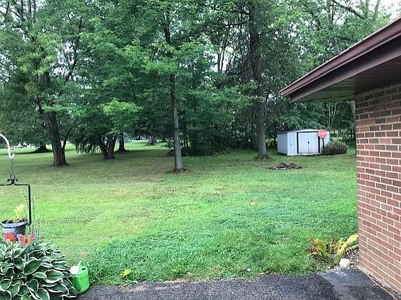 3rd image of 9234 Blueberry Ln