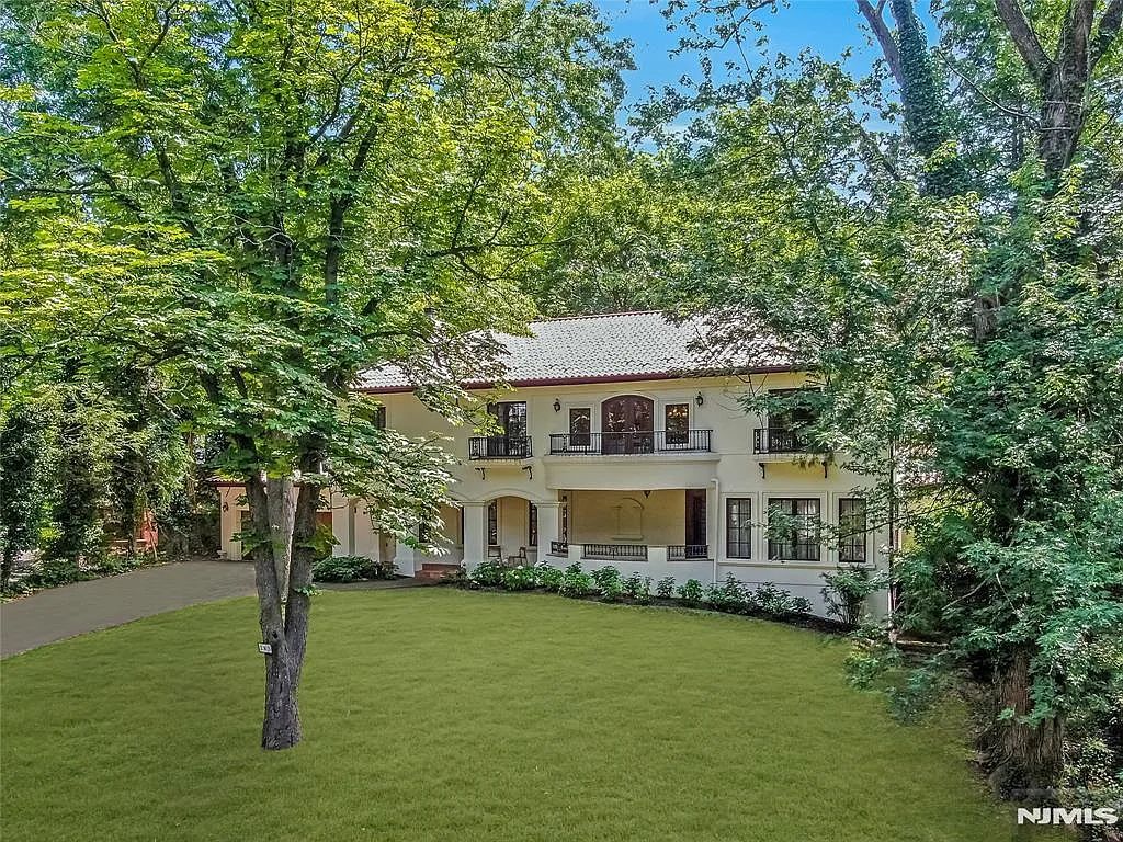 285 Arch Rd photo 1