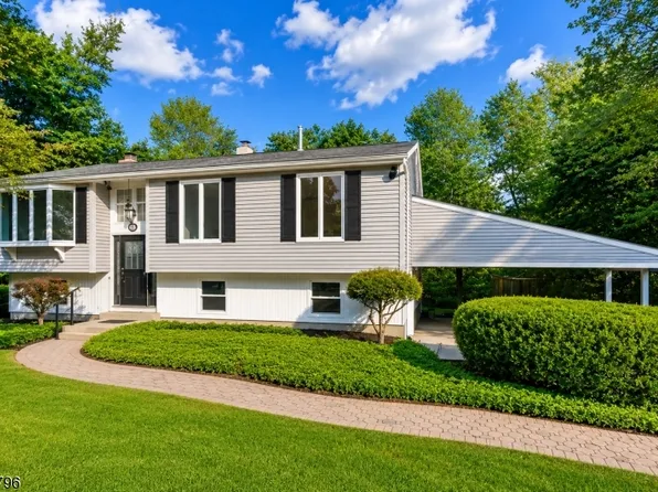 13 Chickadee Rd, Mount Olive Twp., NJ 07828