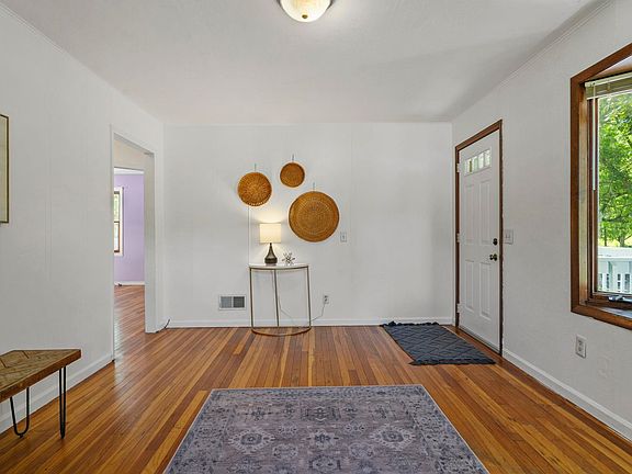 4th image of 3614 Olbrich Ave