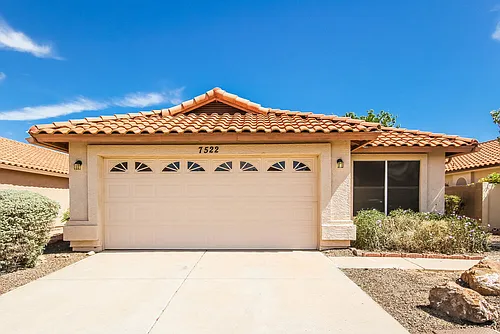 7522 W Kerry Ln Photo 1