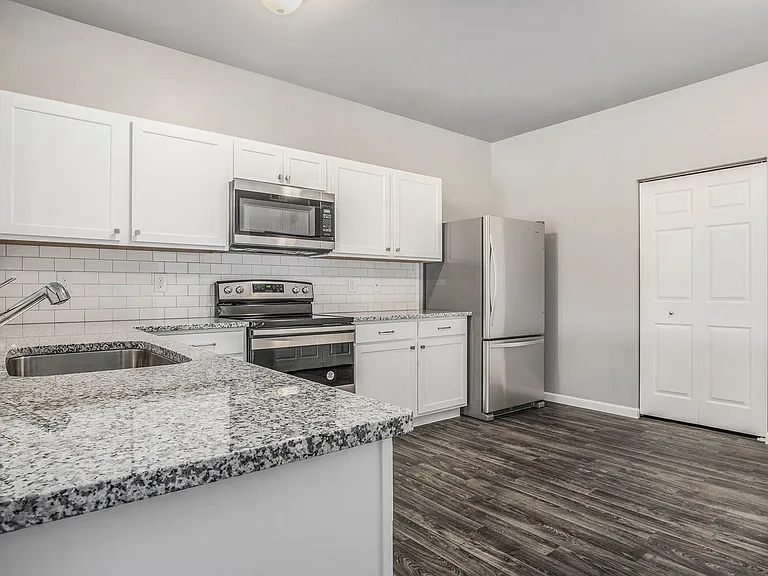 611 W Marion St #8 — Photo 2