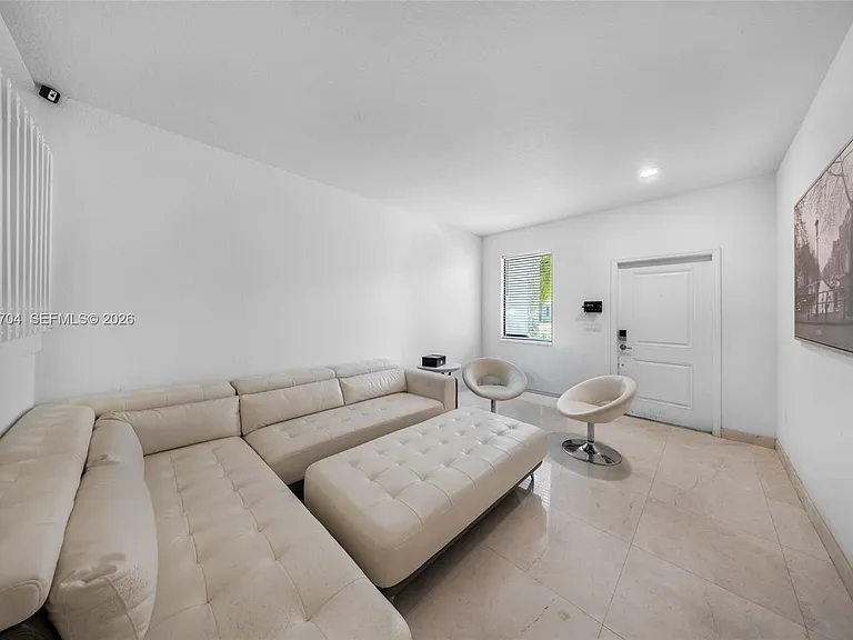 20674 NE 2nd Ct — Photo 6