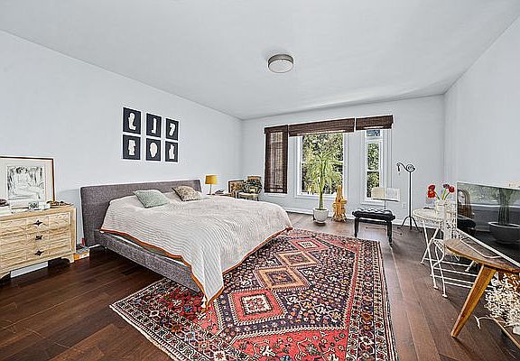 5th image of 144 W 95th St APT 2