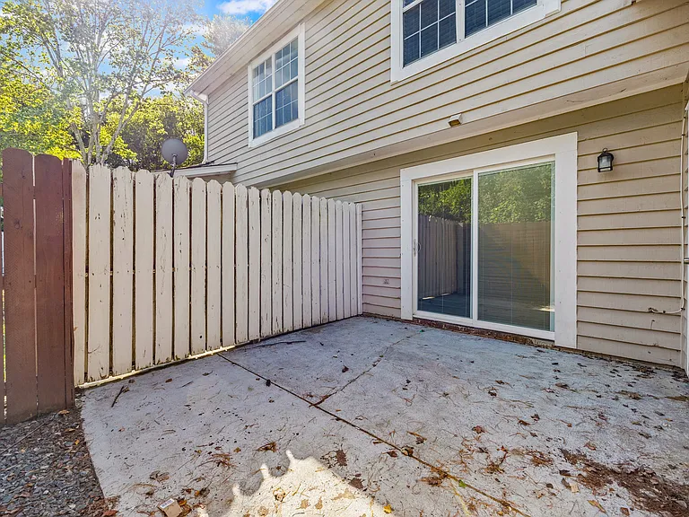 704 Heritage Pkwy — Photo 21