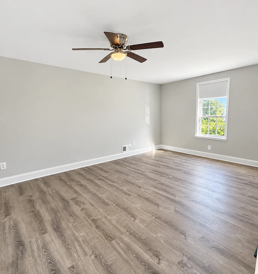 4 bed, $2,500 — Photo 3