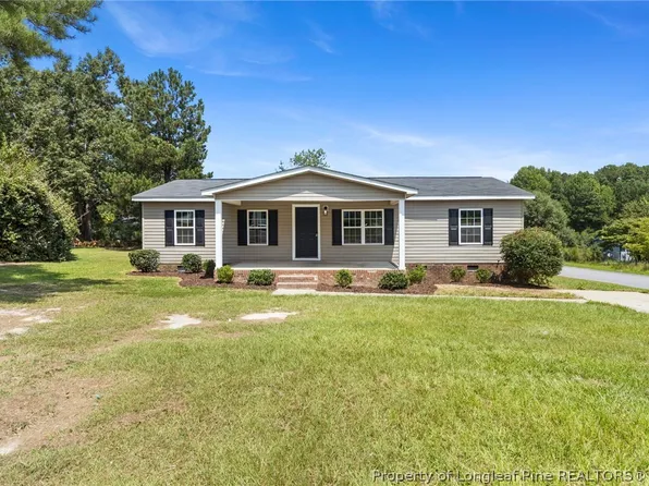 14 Tryon Ct W, Spring Lake, NC 28390
