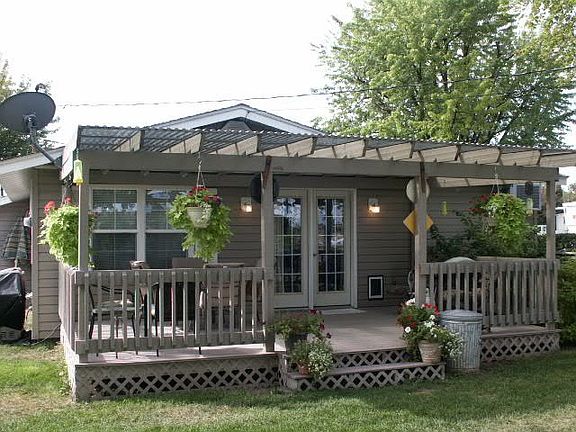 2nd image of 4351 Grape Dr NE