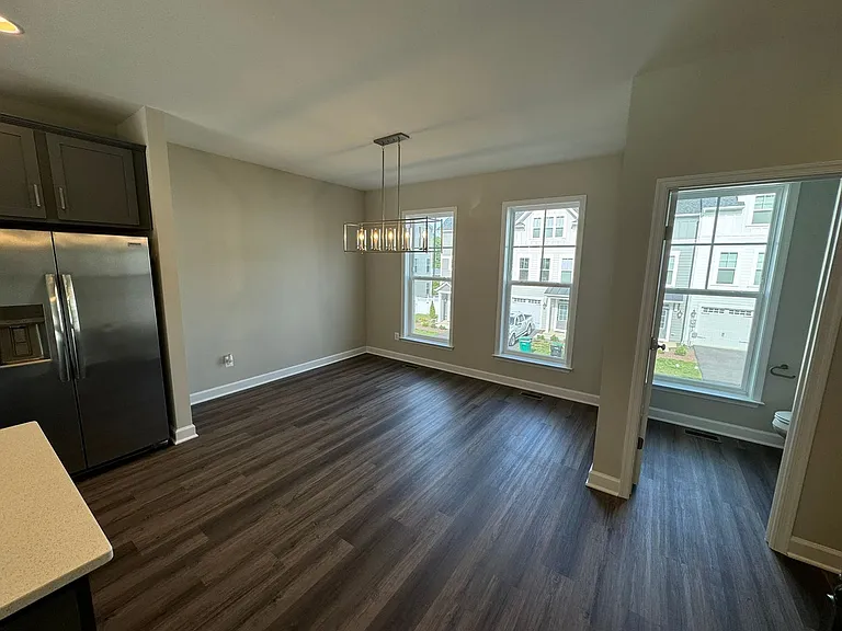 3427 Monterey Dr — Photo 7