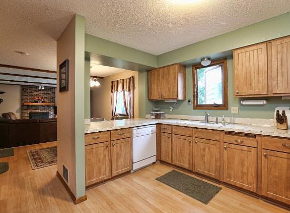 5th image of 1800 James Ct