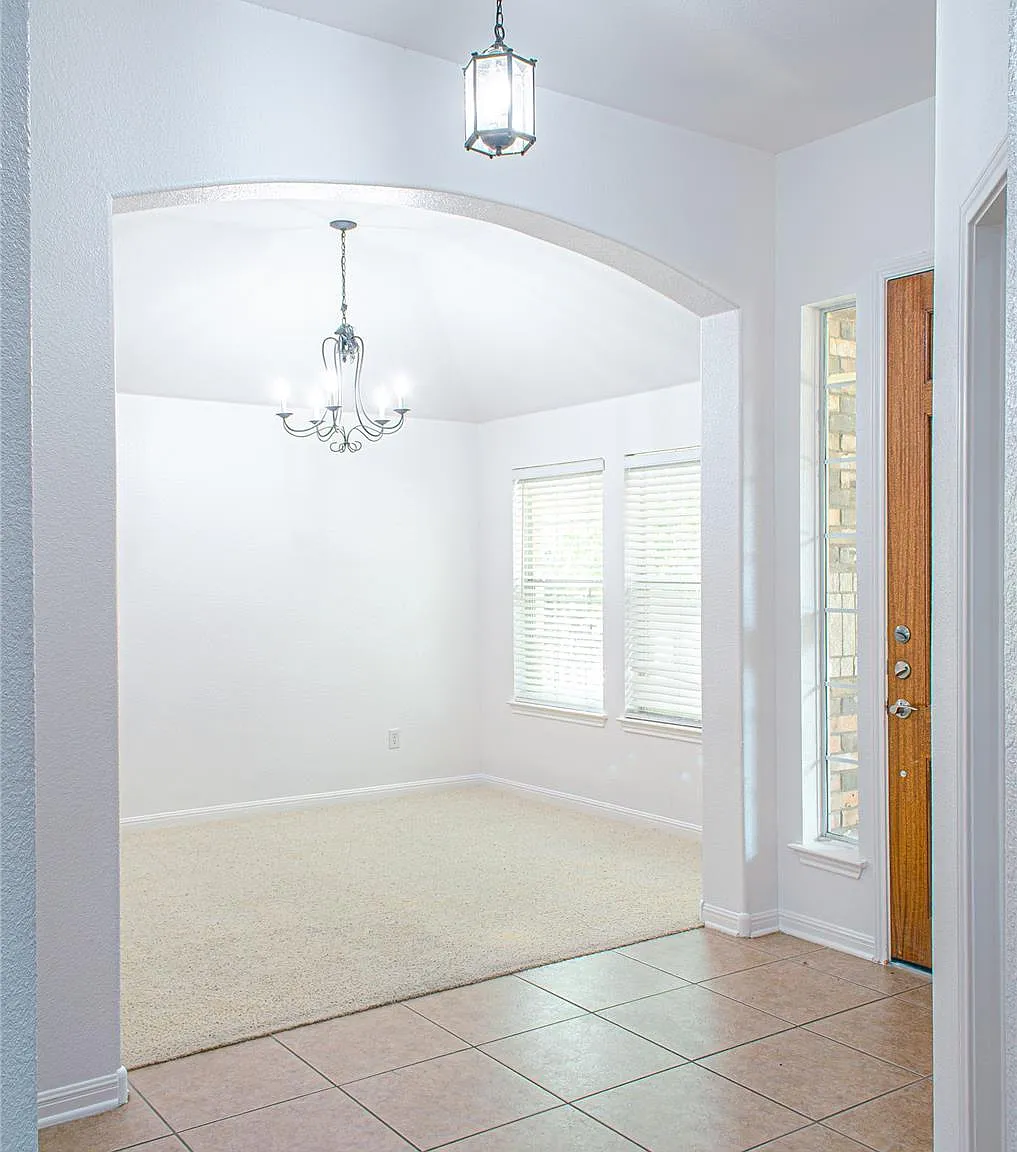4 bed, 2.0 bath, 2073 sqft, $2,895 — Photo 3