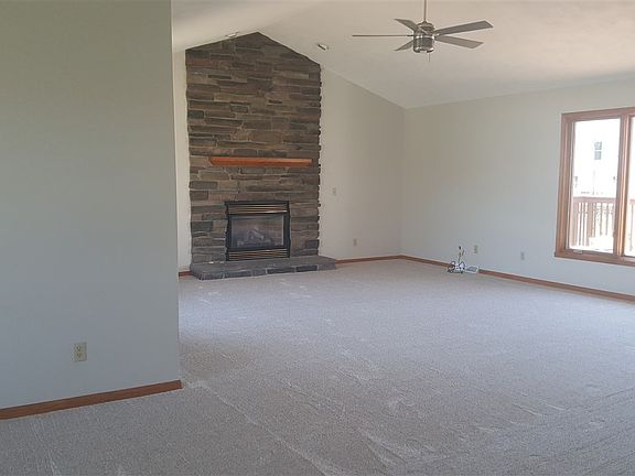 2nd image of 2936 Hedge Cliff Dr