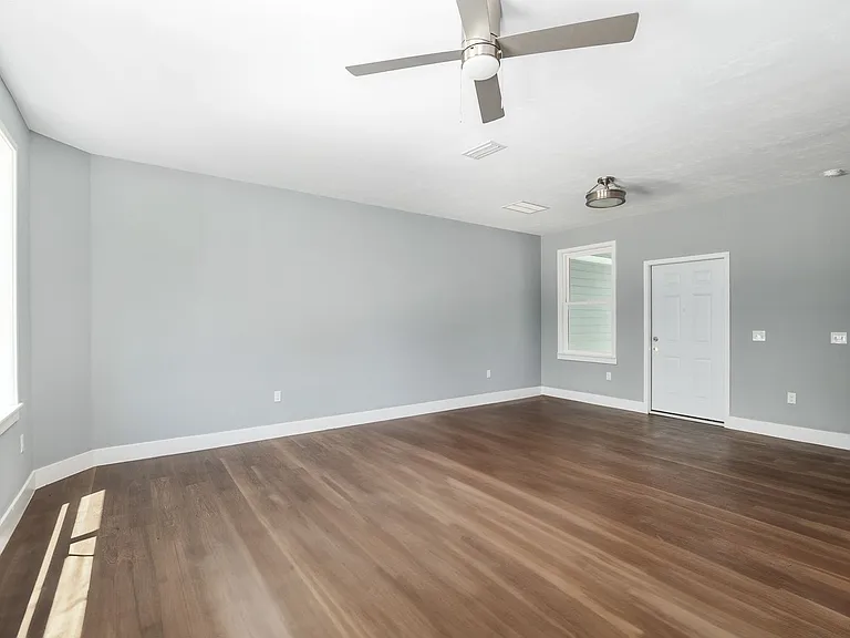 420 NW 3rd Ave — Photo 6