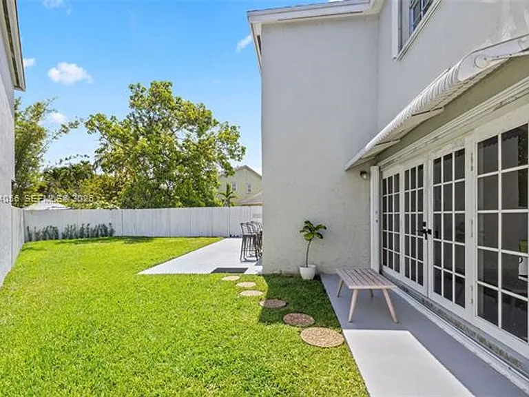 9547 SW 146th Pl — Photo 38