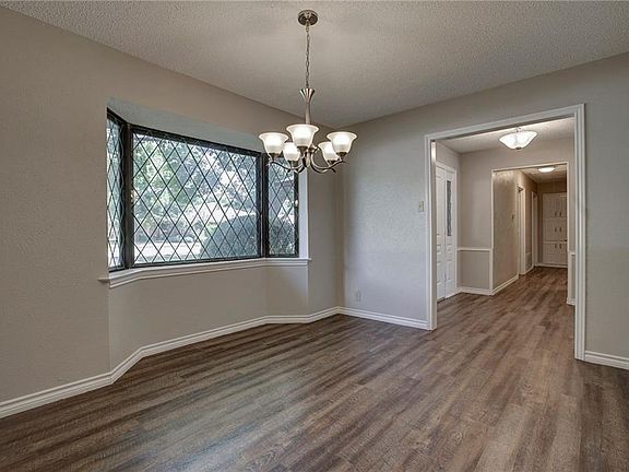 5th image of 114 Willow Creek Estates Dr
