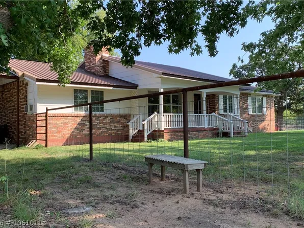 298 N 9th St, Byars, OK 74831