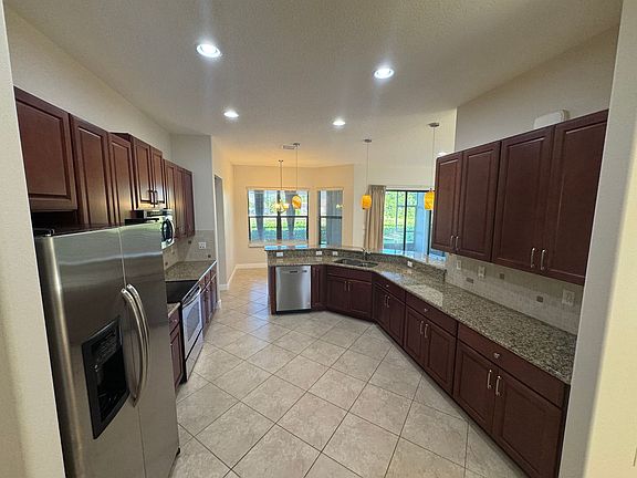 5th image of 1017 Donegal Dr