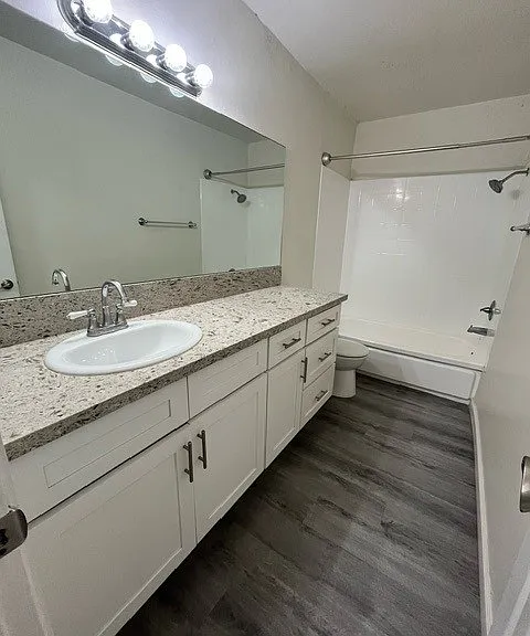 Candlewood Apartments — Photo 13