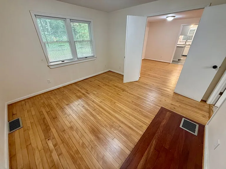 325 Highland Rd — Photo 14