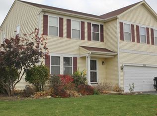 359 Hawthorn Ln, Antioch, IL 60002