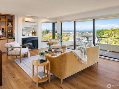 1605 5th Avenue N #302, Seattle, WA, 98109