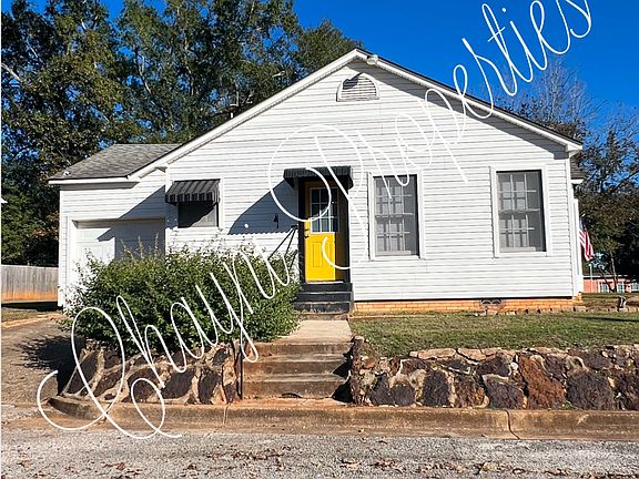 2nd image of 901 E Lamar St