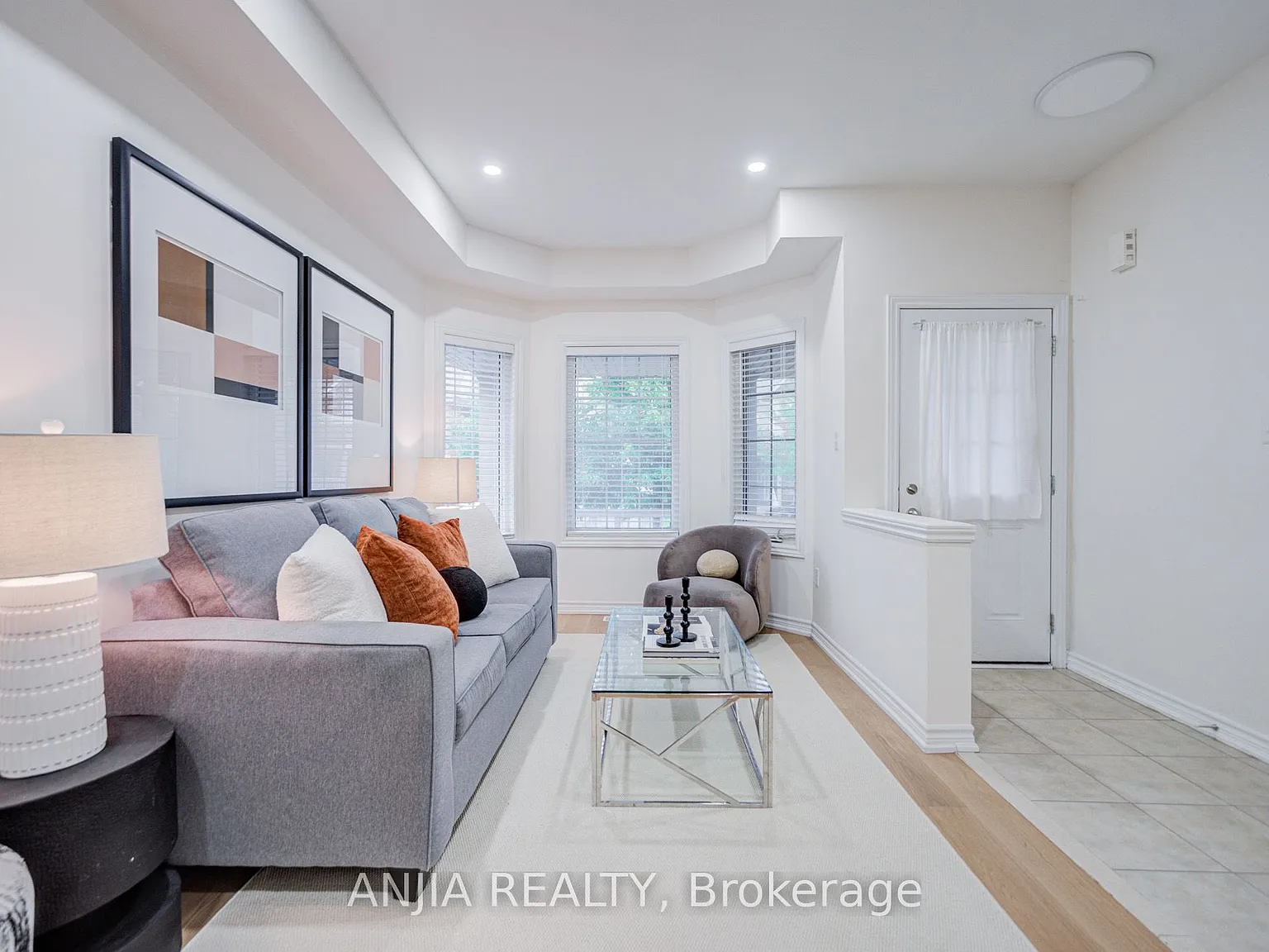 3 bed, $3,300 — Photo 4