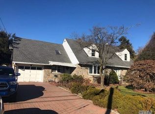 14 E 12th St, Huntington Station, NY 11746