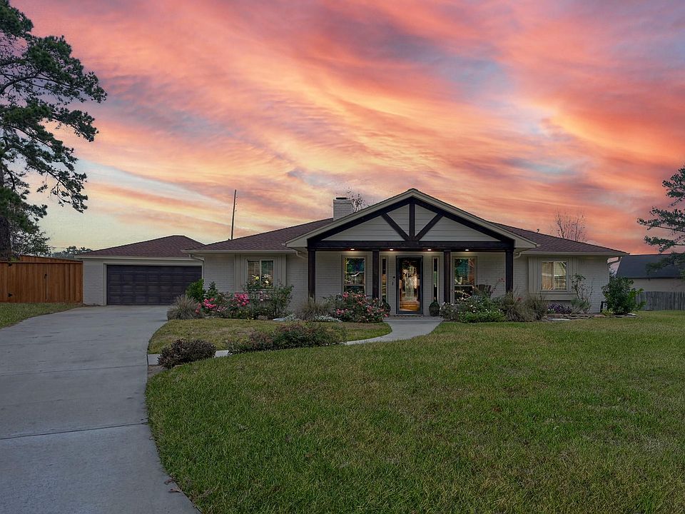 1st image of 8 Cambridge Cir