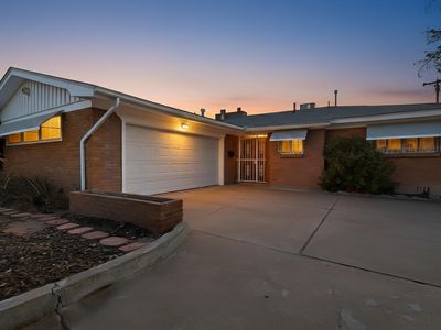 700 Manzano St NE, Albuquerque, NM, 87110