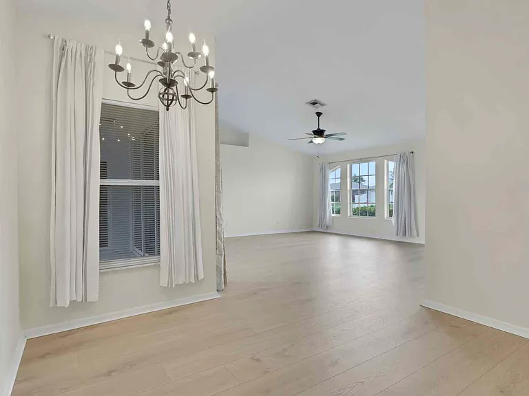 2124 NW 18th Ave — Photo 5