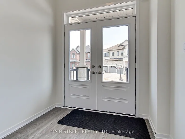 12 Donald Ingram Cres — Photo 5