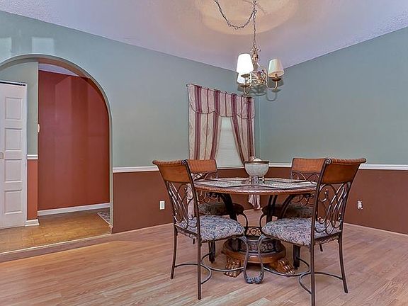 5th image of 1022 Lake Haven Dr
