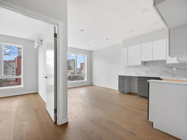 2929 Brighton 5th Street image 5 of 10