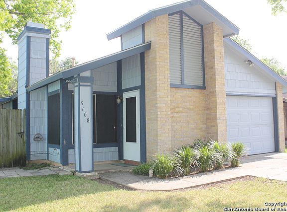 2nd image of 9608 Ivy Bend St