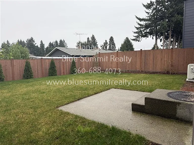 820 Bradley St NE — Photo 18