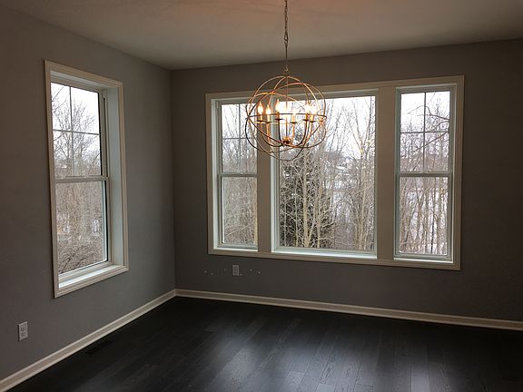 5th image of 5360 Niagara Ln N