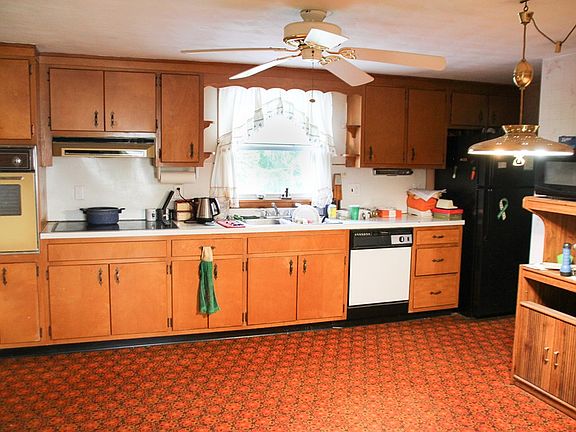 2nd image of 33 Elm Dr