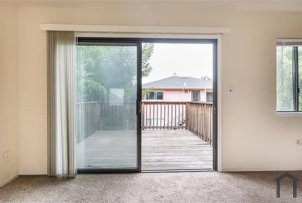3260 Dakota St — Photo 10