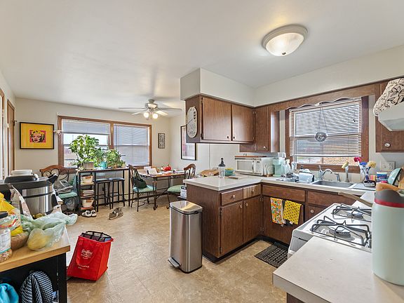 4th image of 16552 Crescent Ave