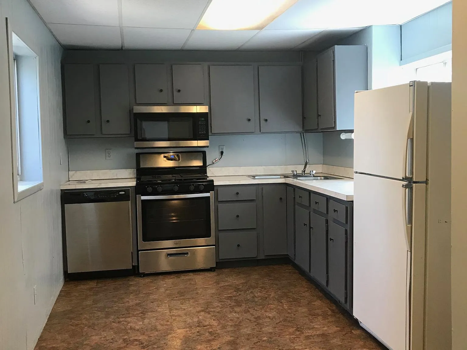 3 bed, 2000 sqft, $1,350 — Photo 2