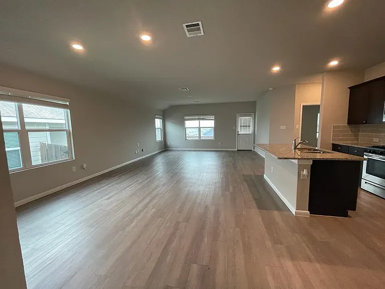 2810 Calandra Lark — Photo 3