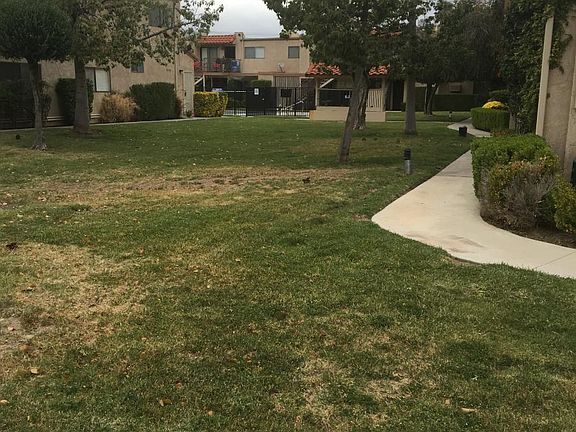 4th image of 2429 W Acacia Ave
