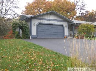 2512 Cedar Hills Dr, Minnetonka, MN 55305