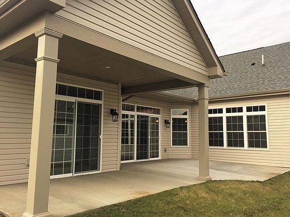 3rd image of 204 Brookside Dr