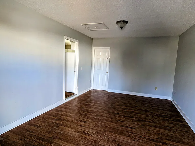 215 Gordon St — Photo 8